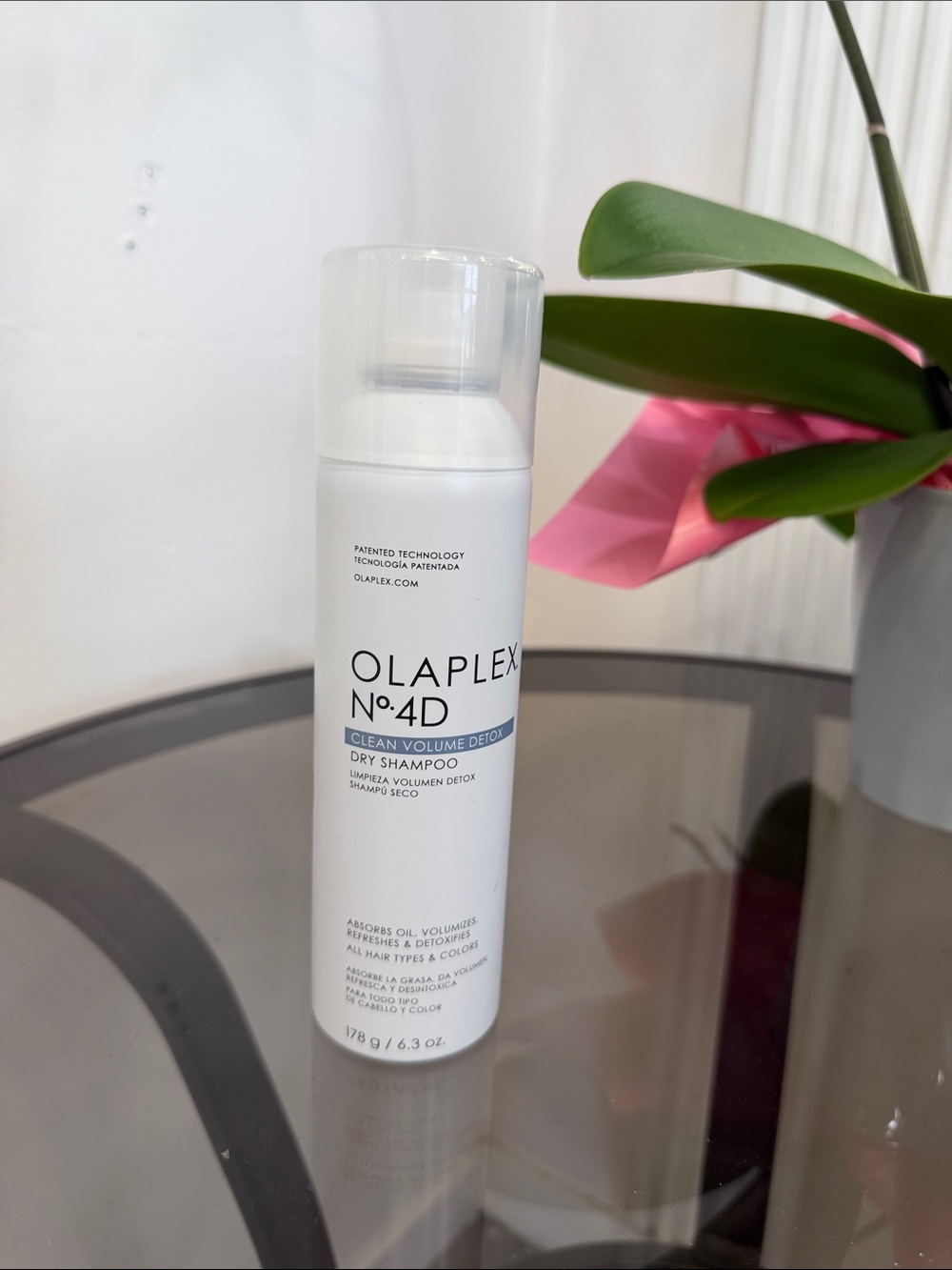 OLAPLEX No.4D Dry Shampoo – White Bottle with Blue Accent